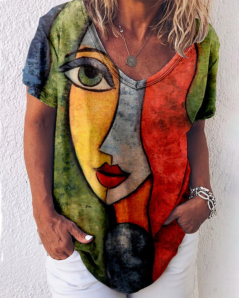 Kortärmad T-shirt med abstrakt ansiktstryck