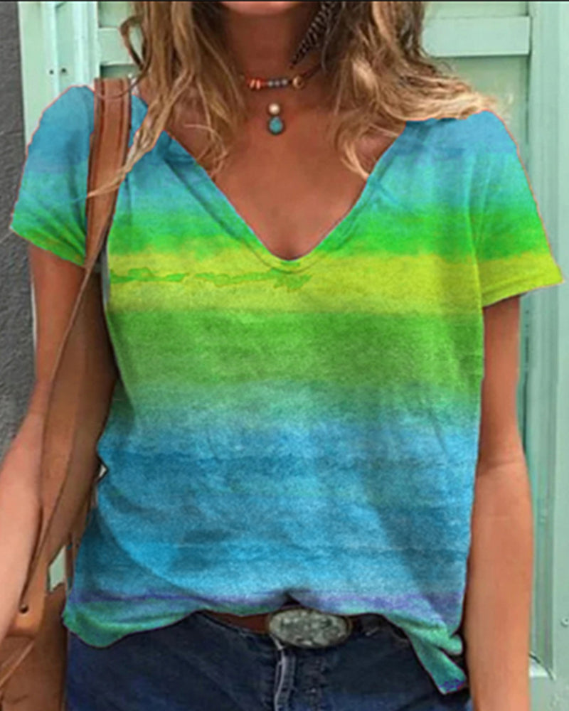 Casual v-ringad t-shirt i regnbågstryck