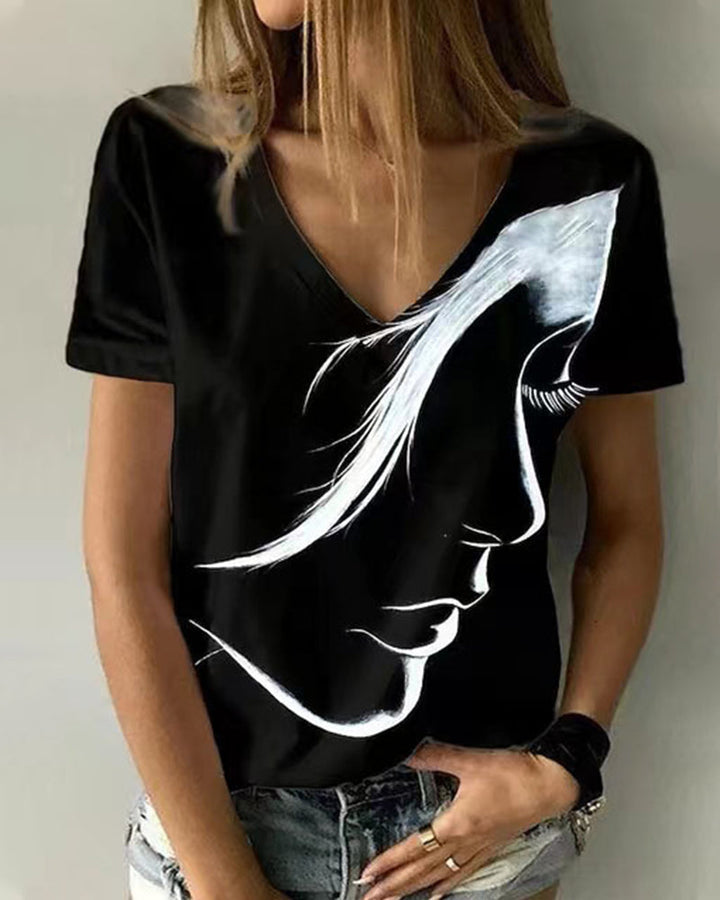 V-ringad T-shirt med figurtryck